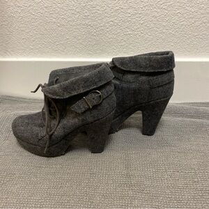 Blowfish Malibu Gray Womens Size 8  High Heeled Ankle Boots B131 Wool Blend